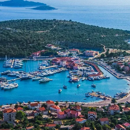 In Rogoznica With Terrace, Air Condition, Wifi, Washing Machine * Rogoznica (Sibenik-Knin)