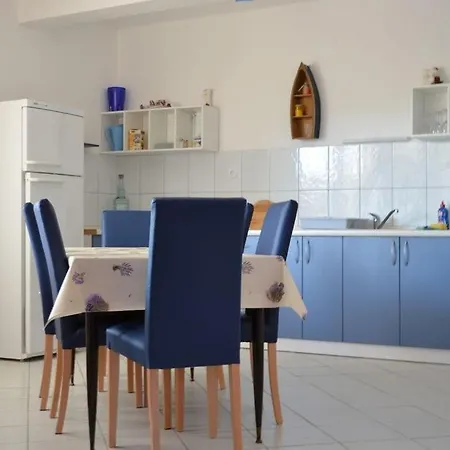 In Rogoznica With Terrace, Air Condition, Wifi, Washing Machine * Rogoznica (Sibenik-Knin)